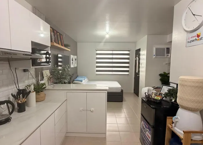 Near Mactan Airport, Pool, Fast Wifi, Netflix & Apartment Lapu-Lapu City