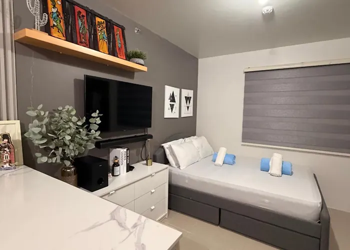 Near Mactan Airport, Pool, Fast Wifi, Netflix & *