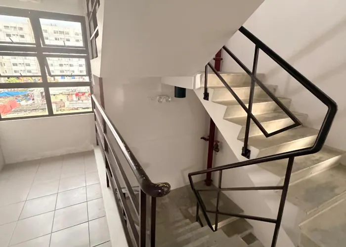 Apartment Near Mactan Airport, Pool, Fast Wifi, Netflix &
