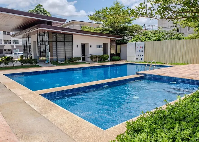 Apartment Near Mactan Airport, Pool, Fast Wifi, Netflix & Lapu-Lapu City